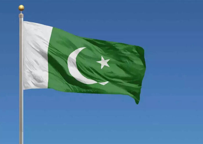 आईएमएफ से फंडिंग की उम्मीदों के बीच पाकिस्तान का कहना है कि वह 23 अप्रैल तक यूएई को बाकी 1.5 अरब डॉलर का कर्ज चुका देगा