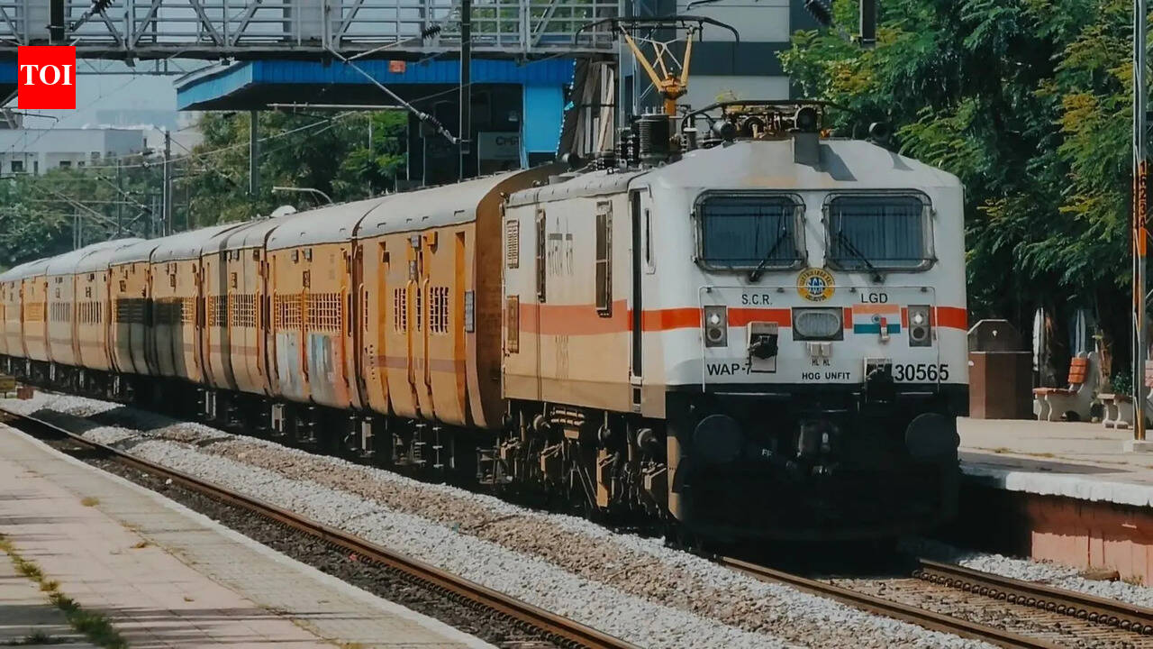 ग्रीष्मकालीन भीड़ छंट गई: भारतीय रेलवे ने 900 से अधिक विशेष ट्रेनें चलाईं