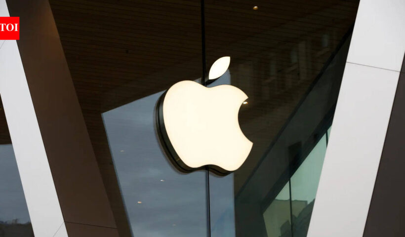 Apple स्टॉक मूल्य आज: टिम कुक के सीईओ पद से हटने से शेयर 1% गिर गया