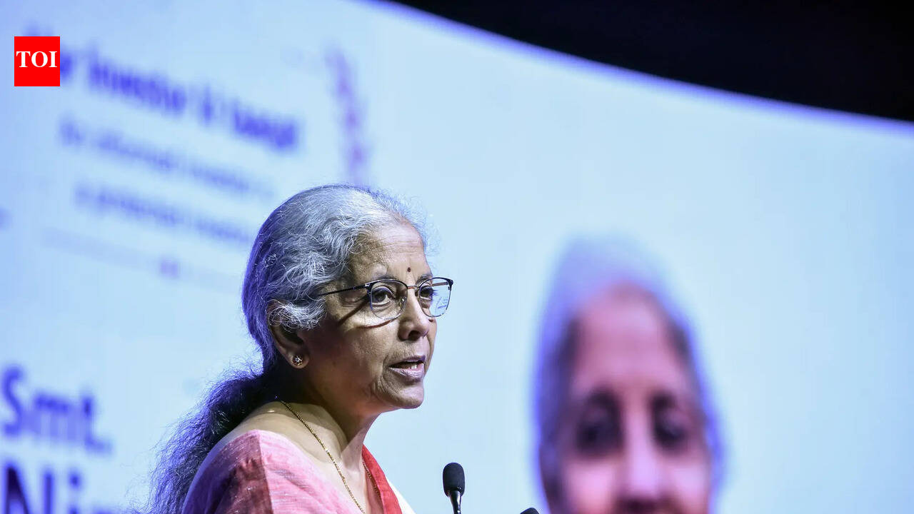 वित्त मंत्री ने कोविड-शैली में राहत का संकेत दिया, उद्योगों से भारत में निर्माण करने को कहा