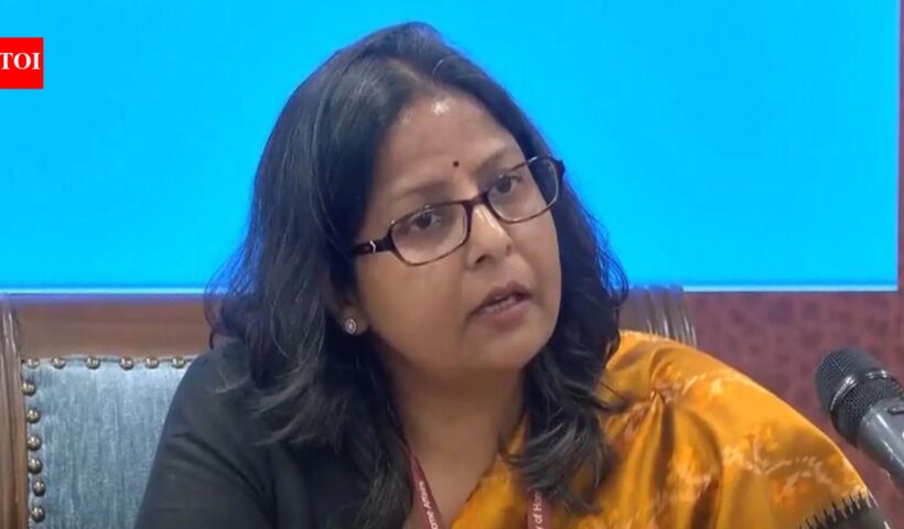 ओएमसी अब भी पेट्रोल, डीजल और एलपीजी पर प्रतिदिन 750 करोड़ रुपये से कम वसूली कर रही हैं: सरकार