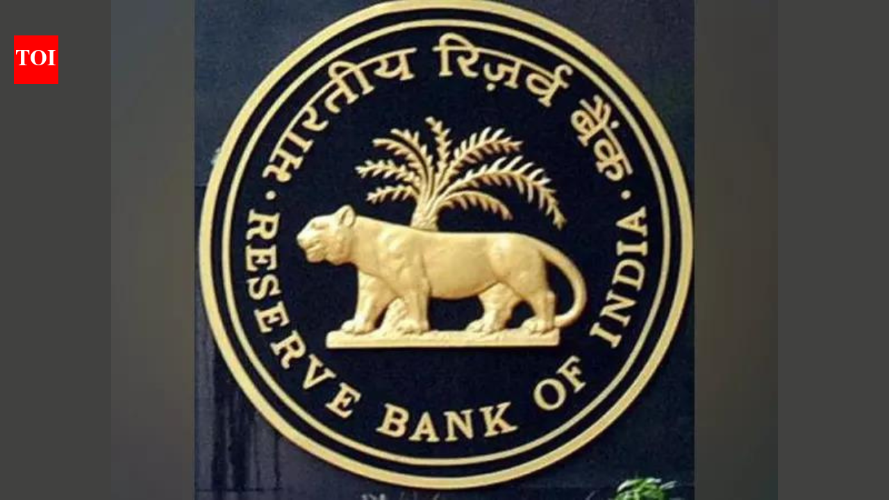 FY26 में डॉलर लाभ के मुकाबले RBI की आय 26% बढ़कर '4.3 लाख करोड़ हो गई