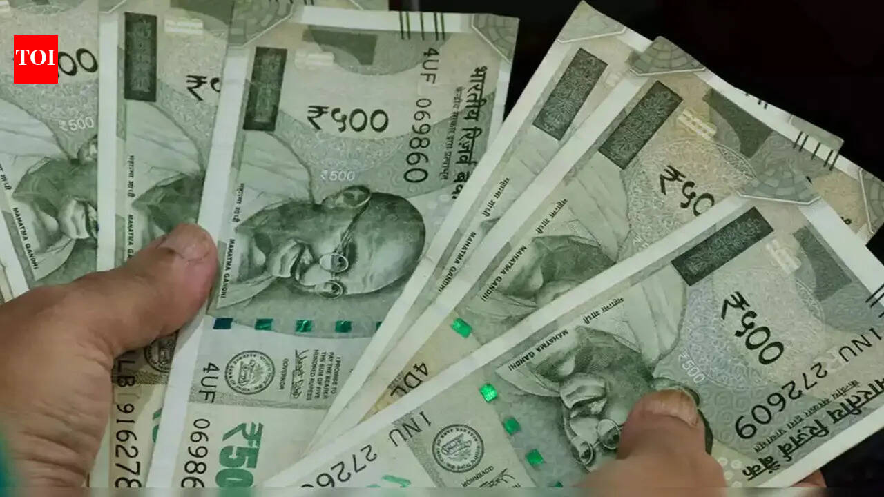 मध्य पूर्व संघर्ष के बीच आरबीआई द्वारा विदेशी निवेशकों को आकर्षित करने के लिए नए उपायों की घोषणा के बाद रुपये में जोरदार तेजी आई