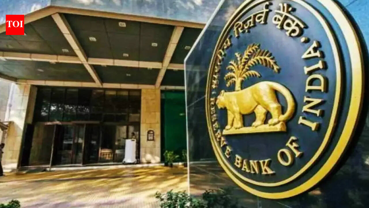 देखें: आरबीआई ने दरें बरकरार रखी हैं लेकिन कई दबाव बिंदुओं के कारण अनिश्चितता बनी हुई है