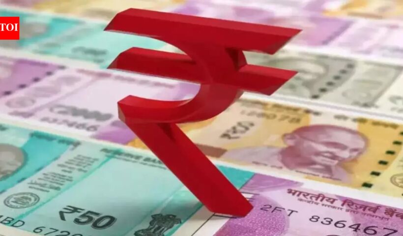 रुपया लगातार दूसरे दिन बढ़त के साथ बंद हुआ, 94.33 पर बंद हुआ क्योंकि व्यापार समझौते से तेल संबंधी चिंताएं दूर होने की उम्मीद है