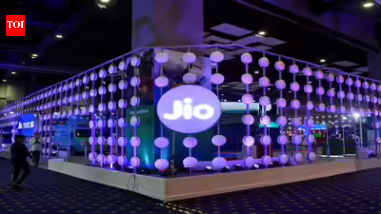 Jio IPO जोखिम कारक: स्पेक्ट्रम नवीनीकरण से लेकर AI नियमों तक, प्रमुख चुनौतियों को मसौदा पत्रों में दर्शाया गया है