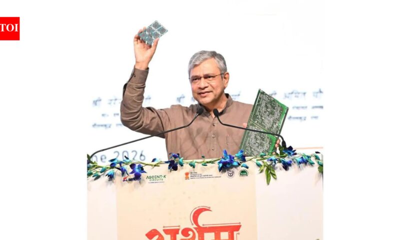 'उत्तर भारत की सिलिकॉन वैली': अश्विनी वैष्णव जेवर को चिप निर्माण केंद्र के रूप में उभरते हुए देखते हैं