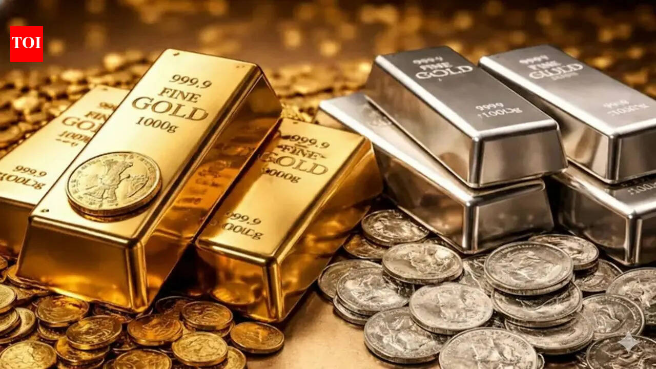 सोना, चांदी की दर आज लाइव अपडेट: पीली धातु स्थिर है लेकिन साप्ताहिक नुकसान की राह पर है; चाँदी की लड़ियाँ