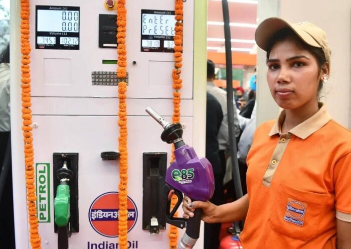 E20 पेट्रोल विवाद: सरकार ने इथेनॉल-मिश्रित पेट्रोल के माइलेज, प्रदर्शन, क्षति, मूल्य निर्धारण और अधिक पर प्रभाव पर 9 अक्सर पूछे जाने वाले सवालों के जवाब दिए