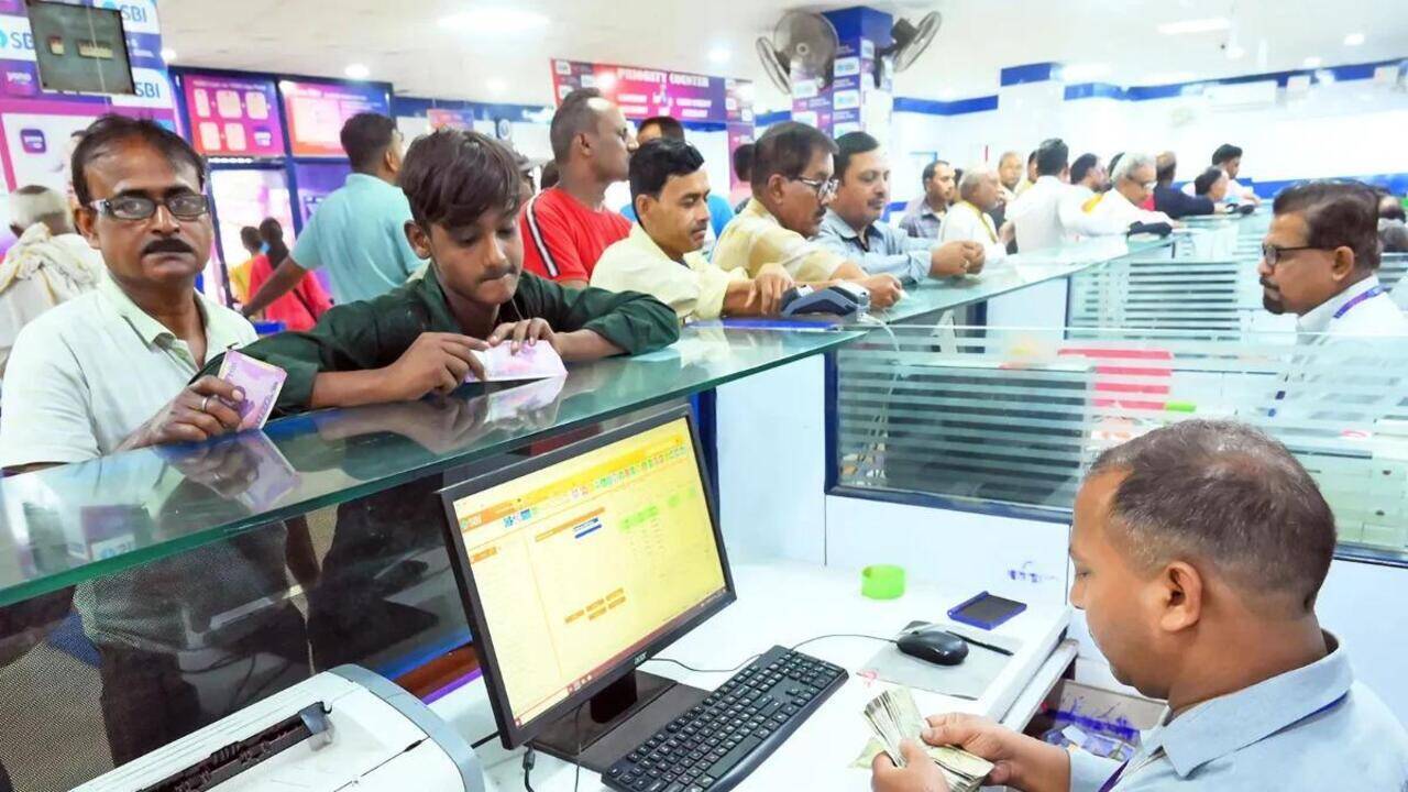 Q1FY27 के आखिरी पखवाड़े में बैंकों ने 7 लाख करोड़ रुपये जमा किए