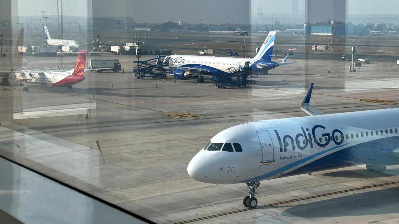 हवाई किराए में 'अप्रत्याशित उतार-चढ़ाव': SC ने केंद्र से 2 सप्ताह के भीतर नियम उसके समक्ष रखने को कहा